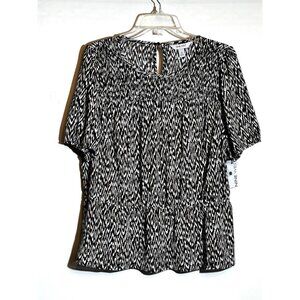 Nine West Blouse. NWT. Short Sleeves‎ Elastic In Waist And Sleeves. Smocking